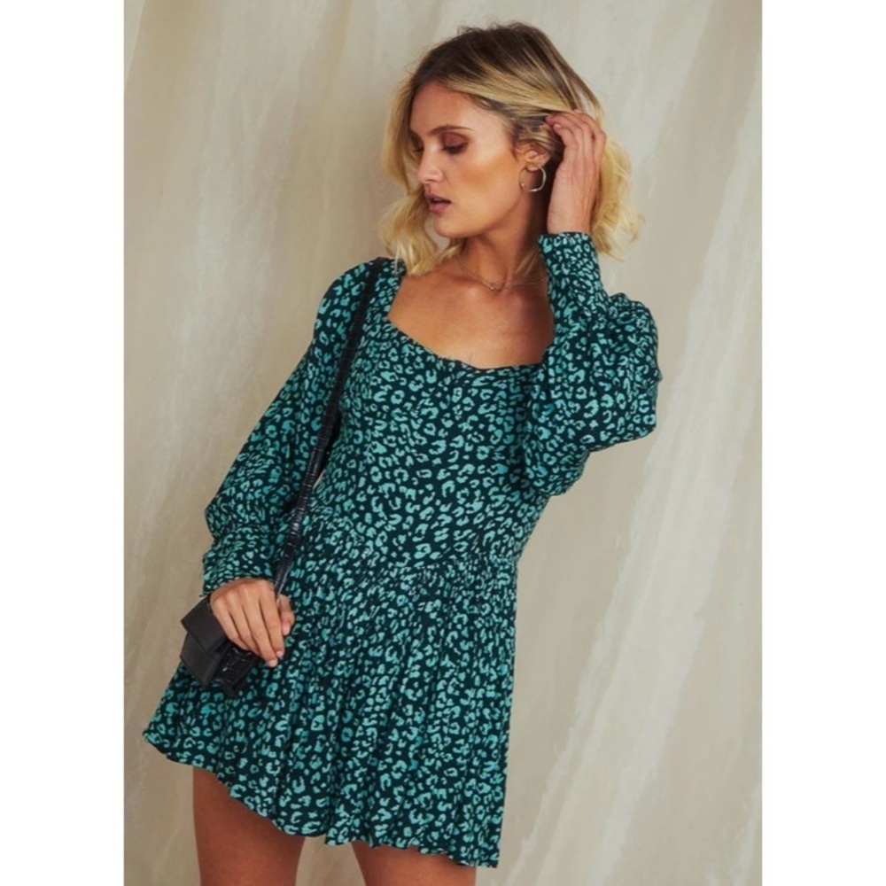 Charlie Holiday Leopard Print Long Sleeve Square Neck Romper 4